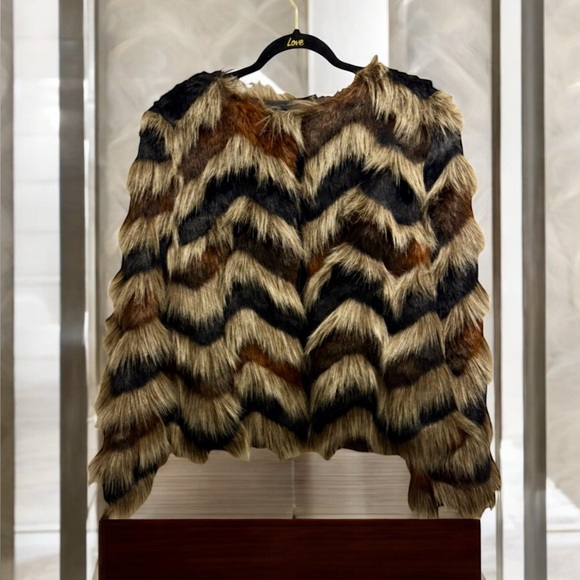 REVUE Jackets & Blazers - Revue Faux Fur Multicolor Shaggy Jacket – Size Large (NWOT)🍂🍁